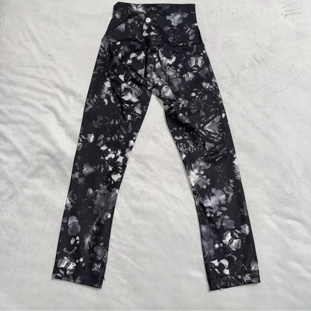 Lululemon Wunder Under Cropped Leggings